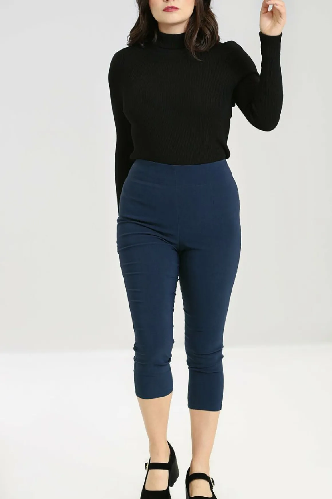 Dionne Capris